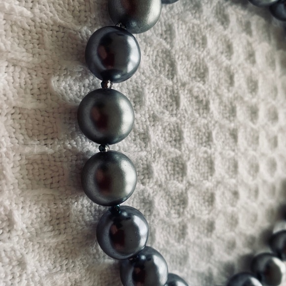 Large Pearl Choker - Picture 2 of 6
